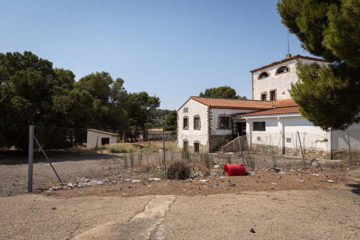 Restaurante El Ciervo, completamente abandonado desde el año 2014 Restaurante El Ciervo, completamente abandonado desde el año 2014