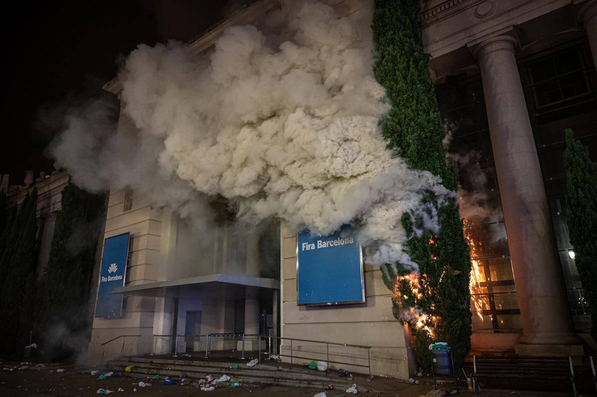 Incendio en un edificio de la Fira.