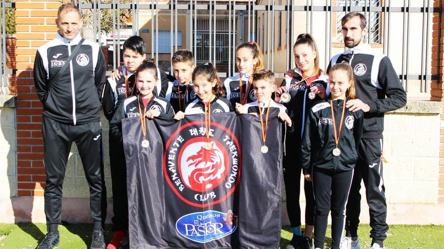 Lluvia de medallas para el Taekwondo Benavente Quesos El Pastor