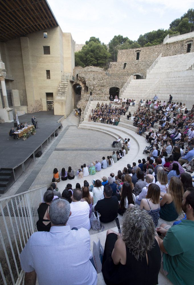 Graduación en el Teatro Romano de Sagunt, del master en edificación, de los arquitectos técnicos de la Universidad Politécnica de Valencia.