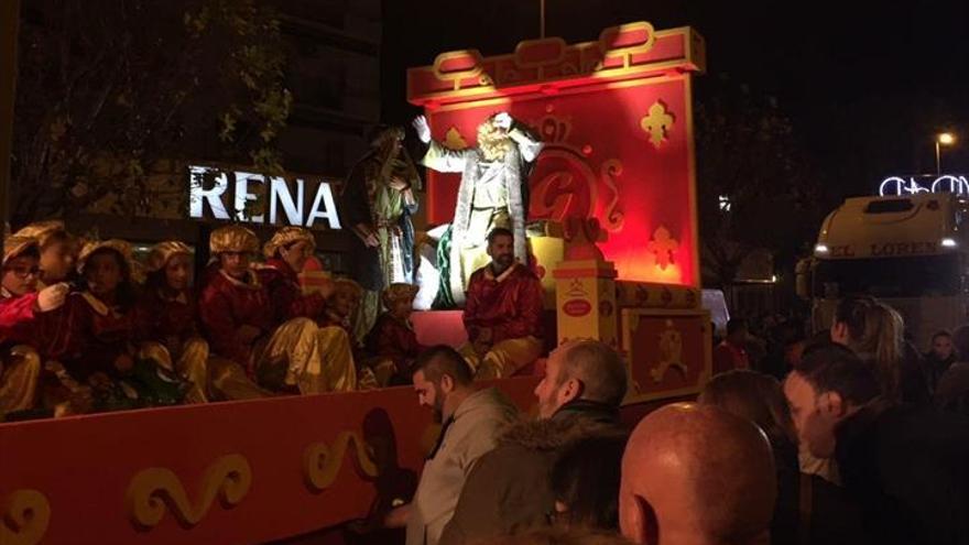 El adelanto de la cabalgata no rompe la magia ‘real’ en Mérida