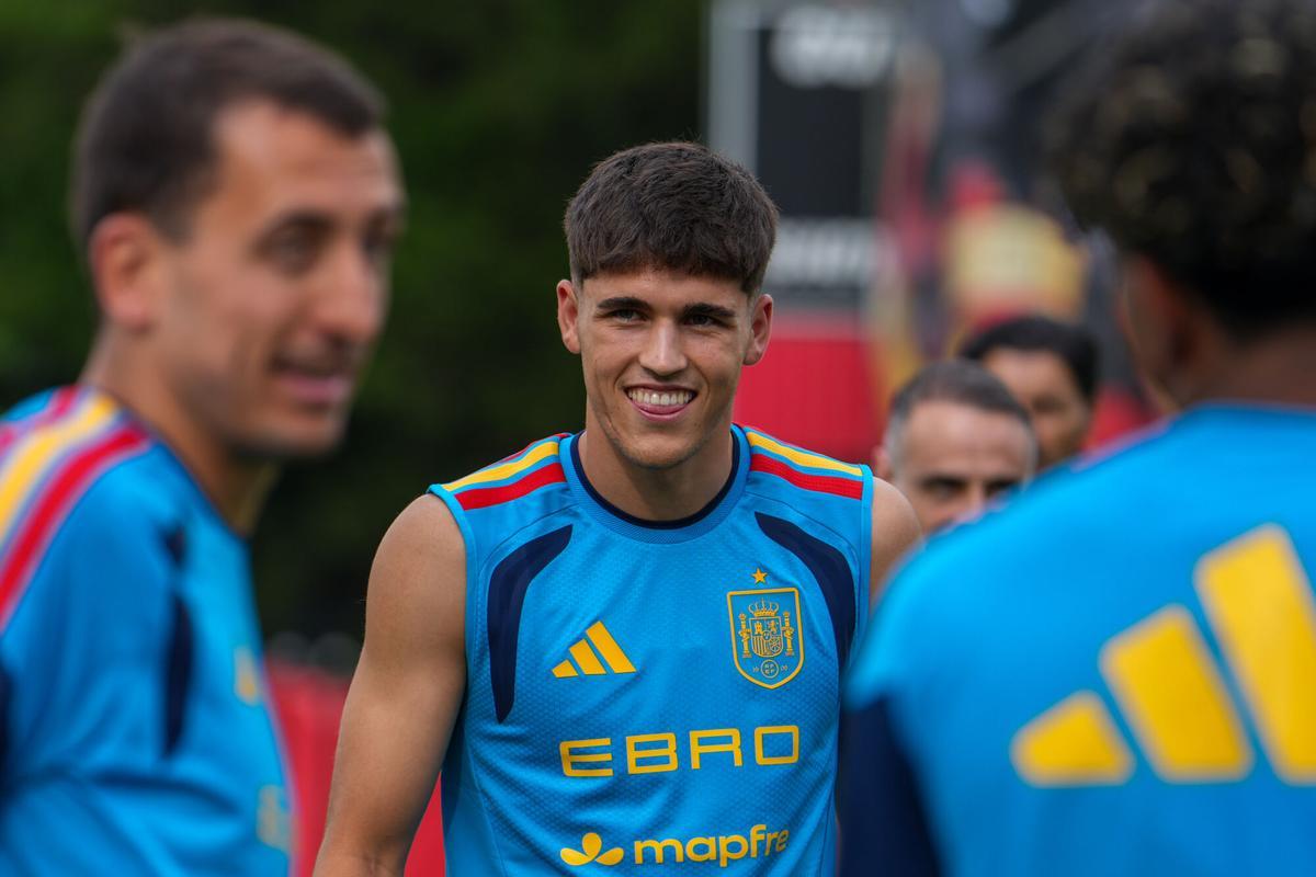 Cubarsí, en un entrenamiento de la selección española