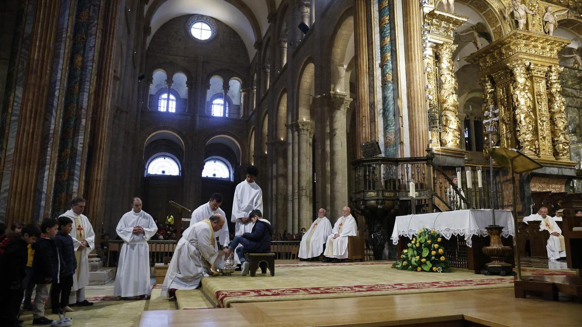 Monseñor Francisco Prieto celebra su primer Lavatorio de pies como arzobispo de Santiago