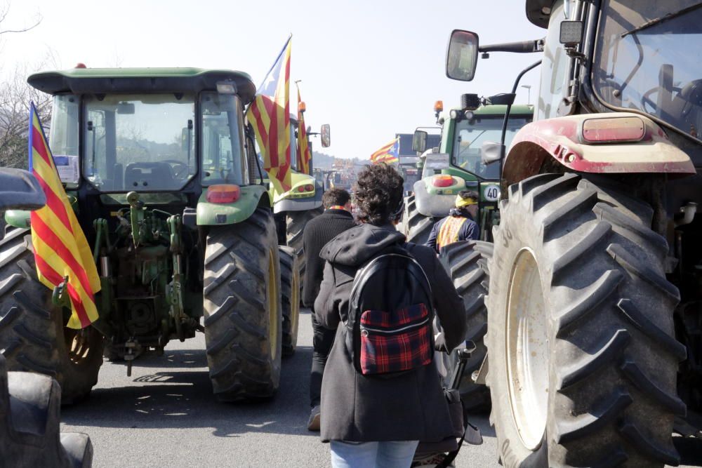 Tornen a tallar durant uns minuts l'AP-7 a Medinyà en sentit nord