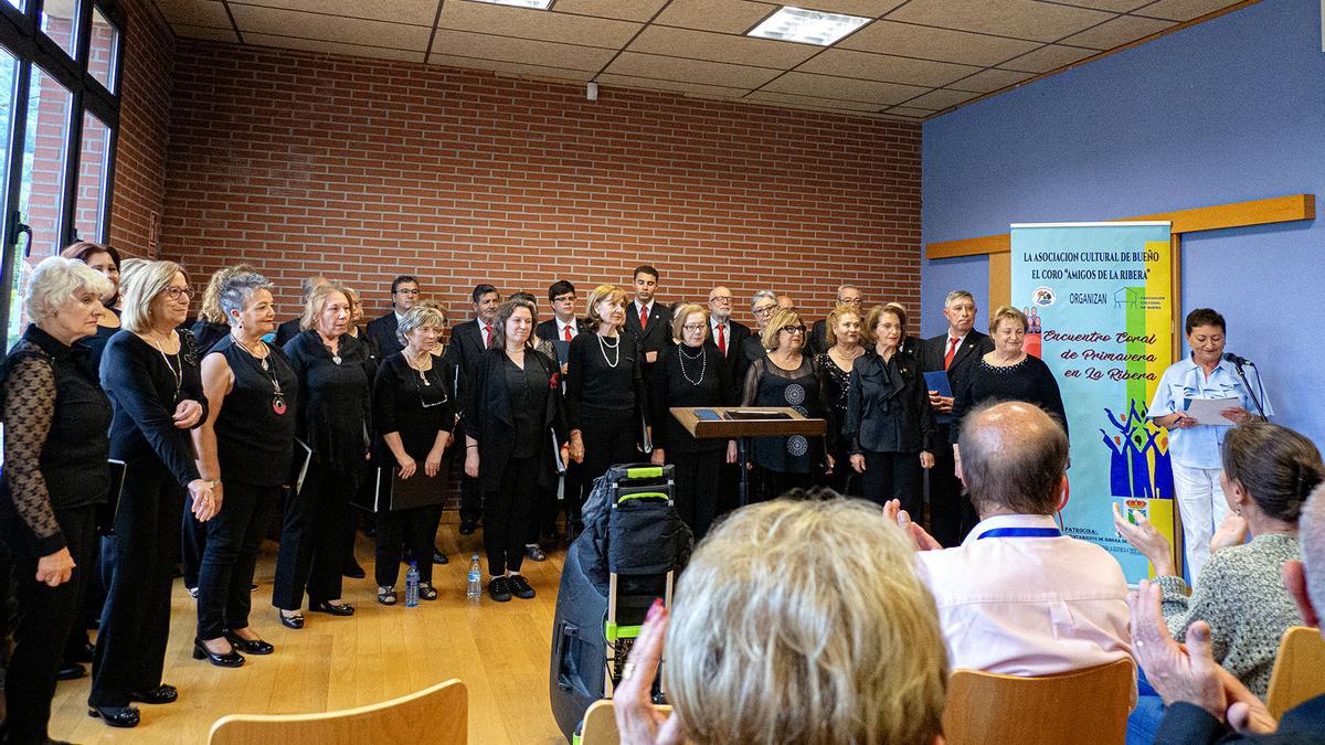 Los coros participantes en el evento de La Ribera