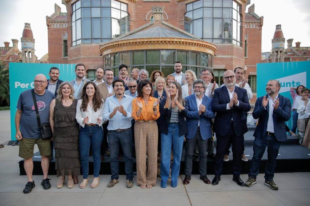 Foto de grup dels membres de la candidatura de Junts a Barcelona