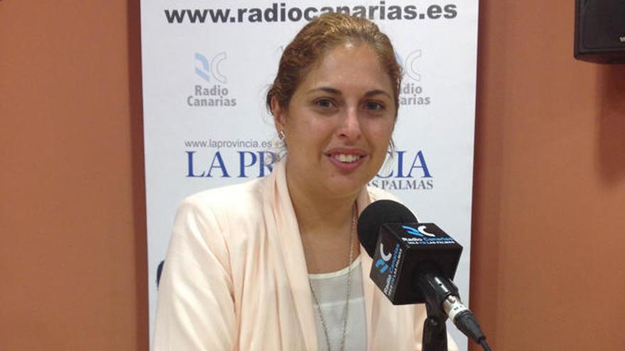 La viconsejera Isabel Mena, ayer en los estudios de Radio Canarias.