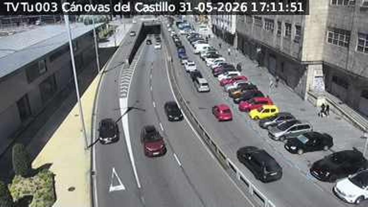 Vista de las cámaras del túnel de Beiramar con tráfico desviado por Cánovas del Castillo