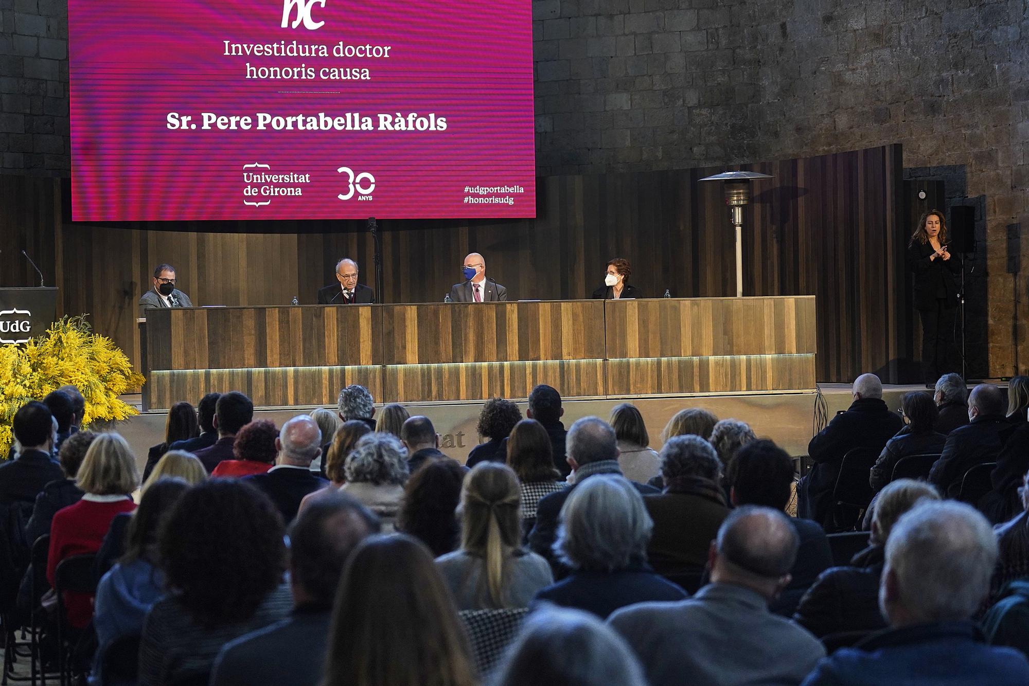 Pere Portabella entra al claustre de la UdG esborrant la frontera entre cultura i política