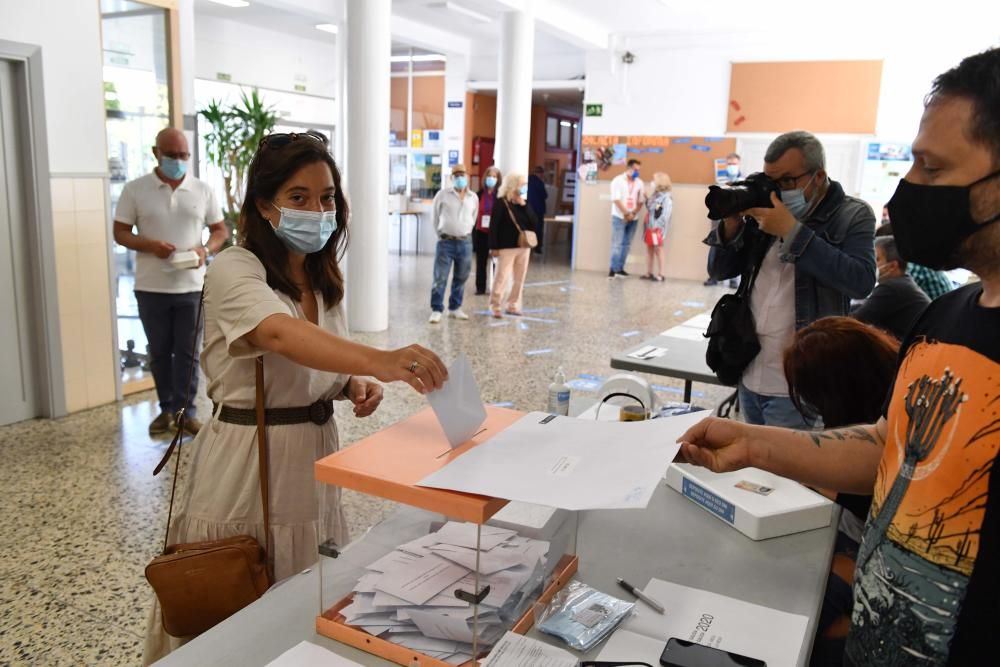 Colas en los colegios electorales de A Coruña