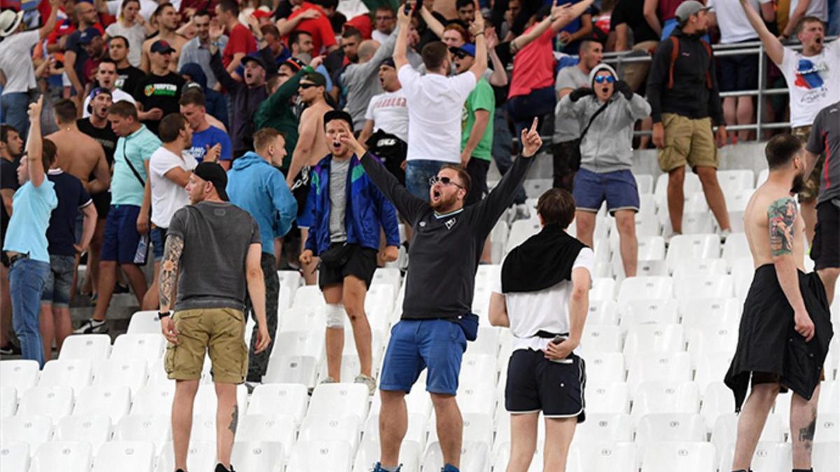 Rusia no tiene margen: Si se repiten incidentes dentro de un estadio, será descalificada de la Eurocopa