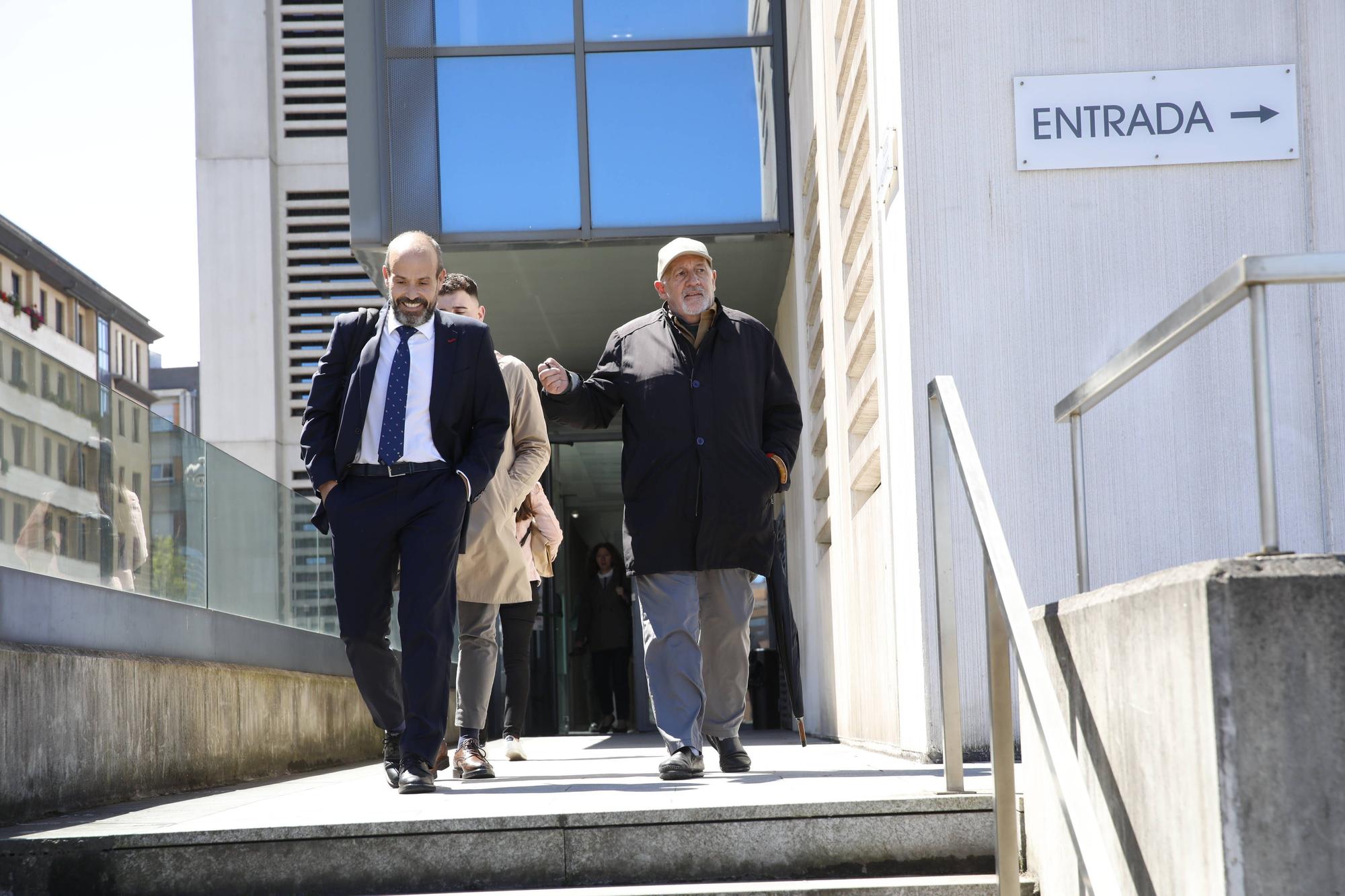 En imágenes: Primera sesión del juicio contra el padre Chus en Gijón