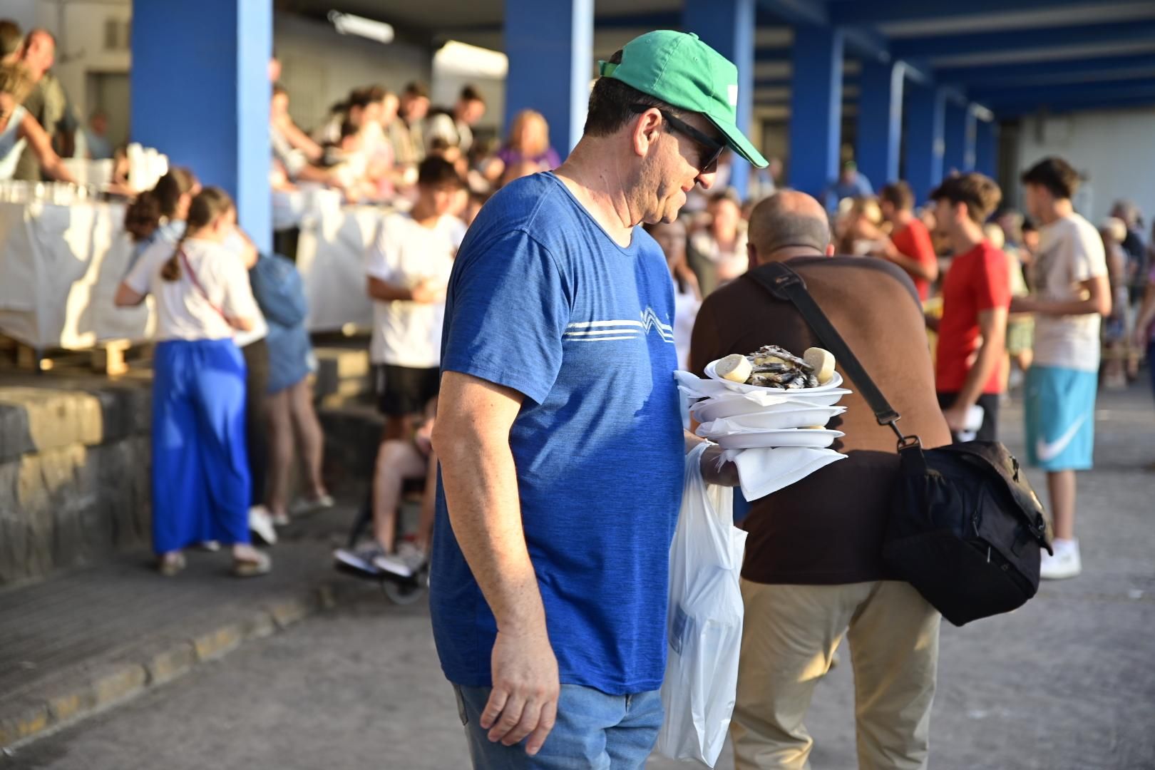 Galería | Torrà de sardinas en el Grau en Sant Pere