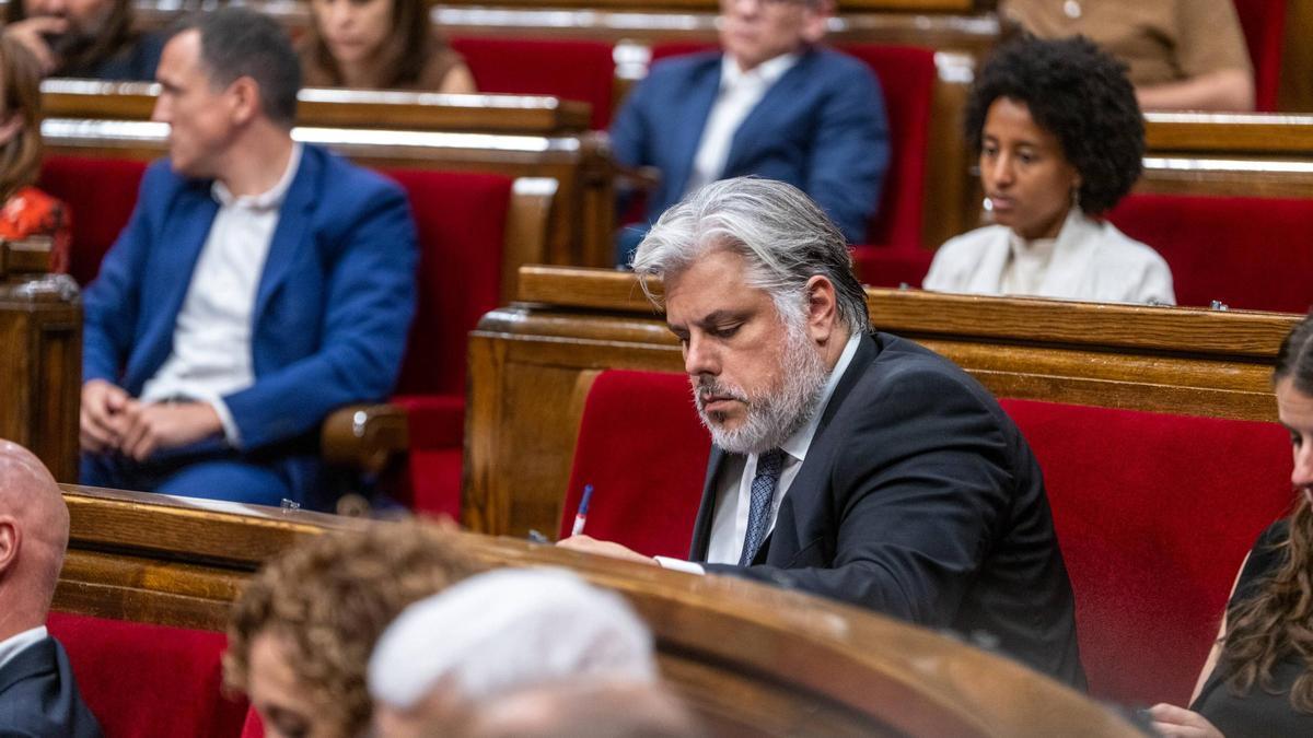 Junts presenta una moción para detener el pleno de investidura