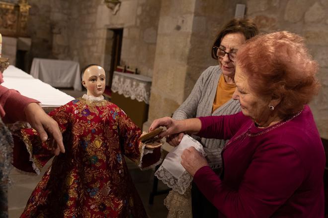 Las águedas de San Frontis visten a la santa