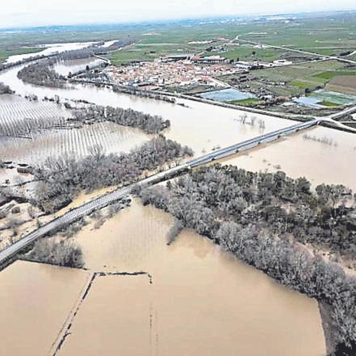 Una de las crecidas en el tramo medio del Ebro.