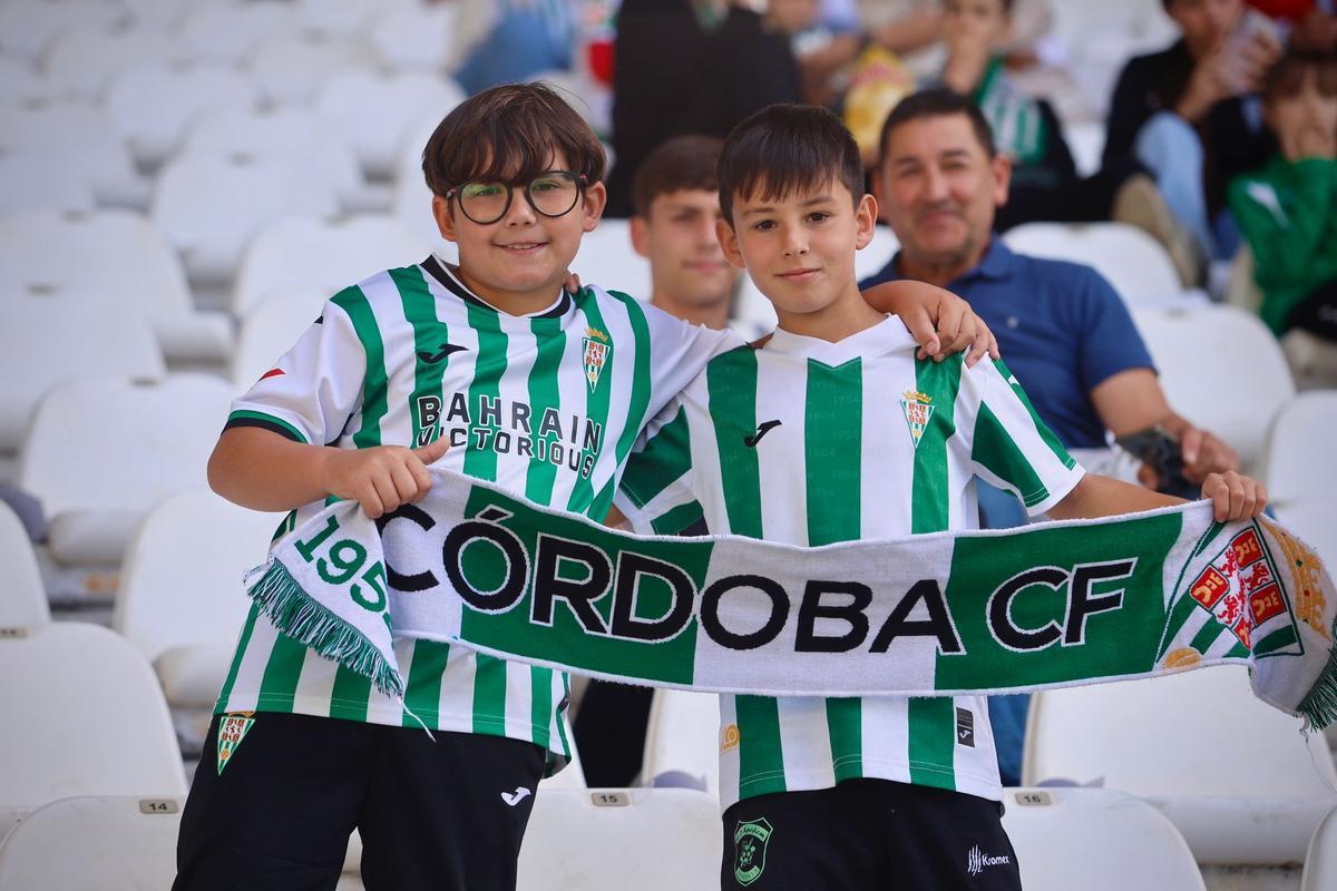 Córdoba CF-Granada | Las imágenes de la afición en El Arcángel