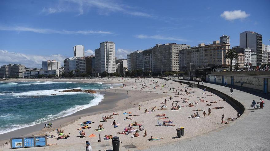 Galicia entra en la liga cara del alquiler de playa: los precios suben un 60% en cinco años y supera ya a Valencia o Canarias