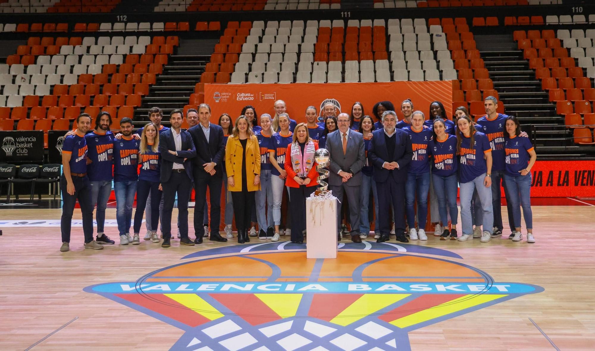 La fiesta llegó a la Fonteta: Así celebraron la Copa de la Reina