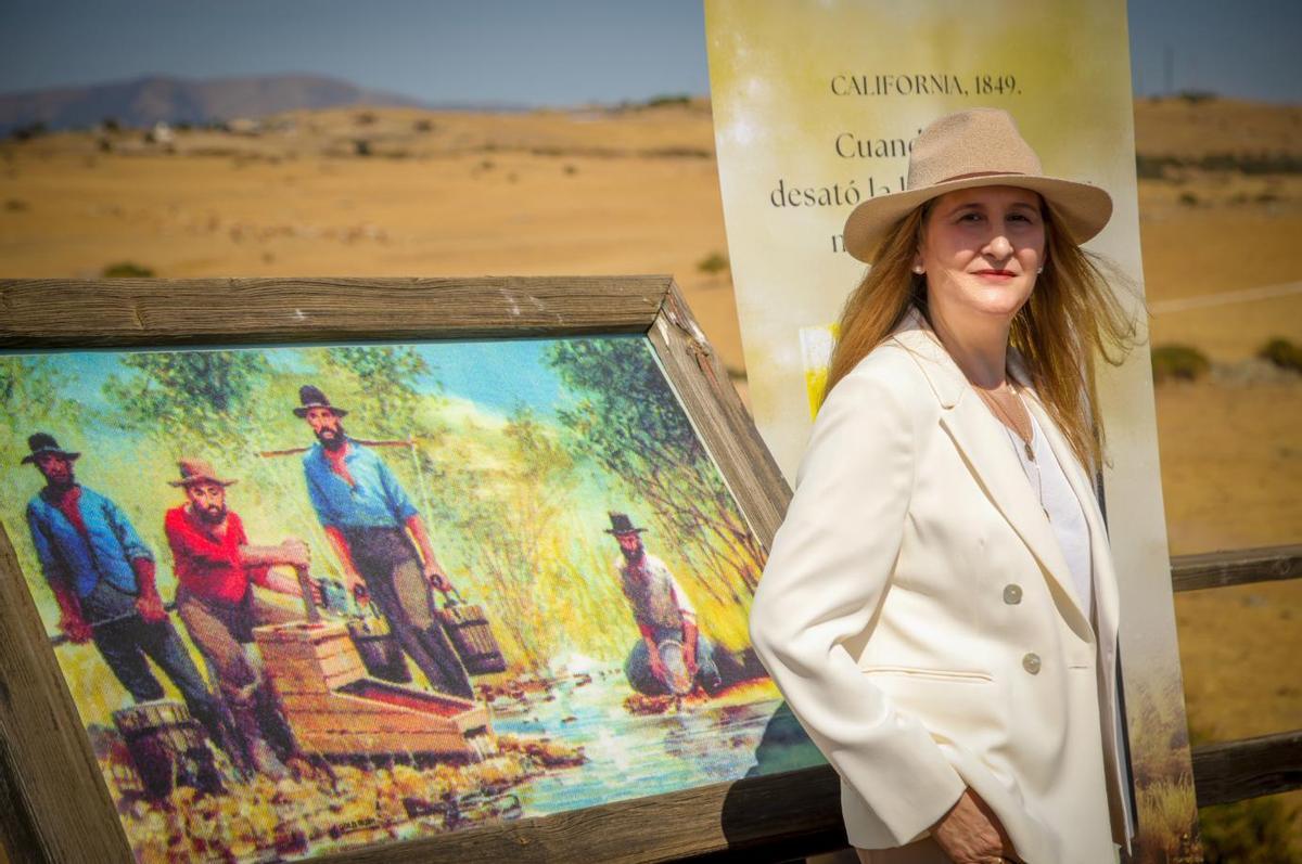 Luz Gabás triunfa con su novela 'Corazón de oro'.