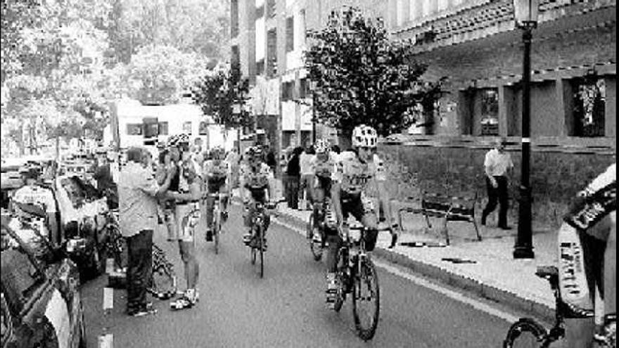 Participantes en la carrera ciclista de San Félix.