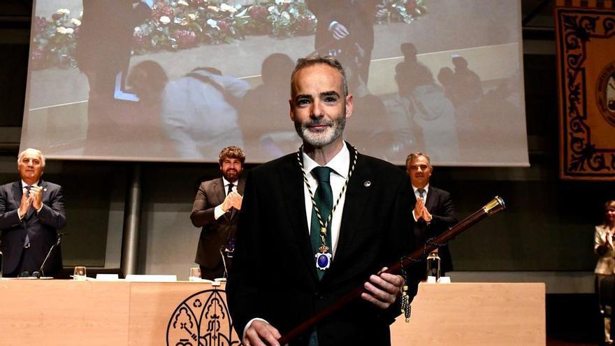 Samuel Baixauli afianza el legado de José Ballesta poniendo su nombre a la antigua Facultad de Medicina