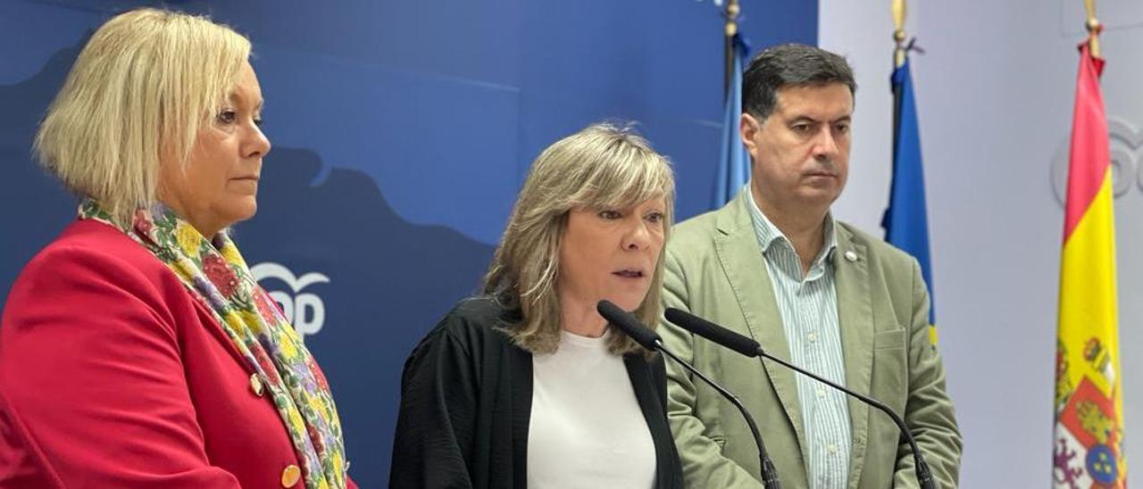 Los diputados del PP, en la rueda de prensa de esta mañana