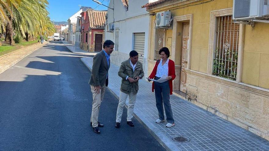 El Ayuntamiento de Córdoba amplía el acerado y mejora la accesibilidad de la calle La Oficina