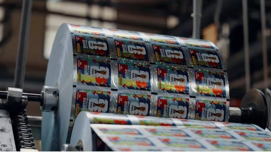 El proceso industrial detrás del álbum de cromos del Mundial de Panini.