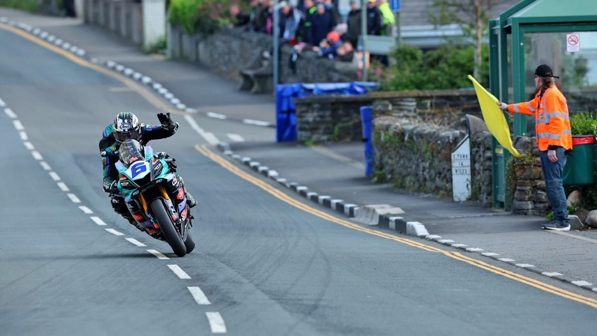 Michael Dunlop, en la TT de la Isla de Man 2024