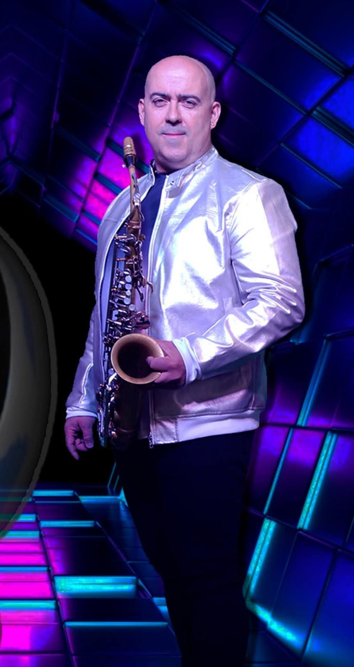 David García "Morín", fundador y cantante de la orquesta.