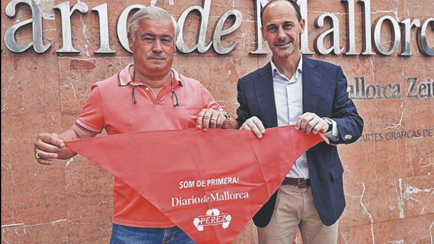 Antonio PÃ©rez, de Reciclajes PÃ©rez, junto a SebastiÃ¡n Oliver, gerente de Diario de Mallorca.