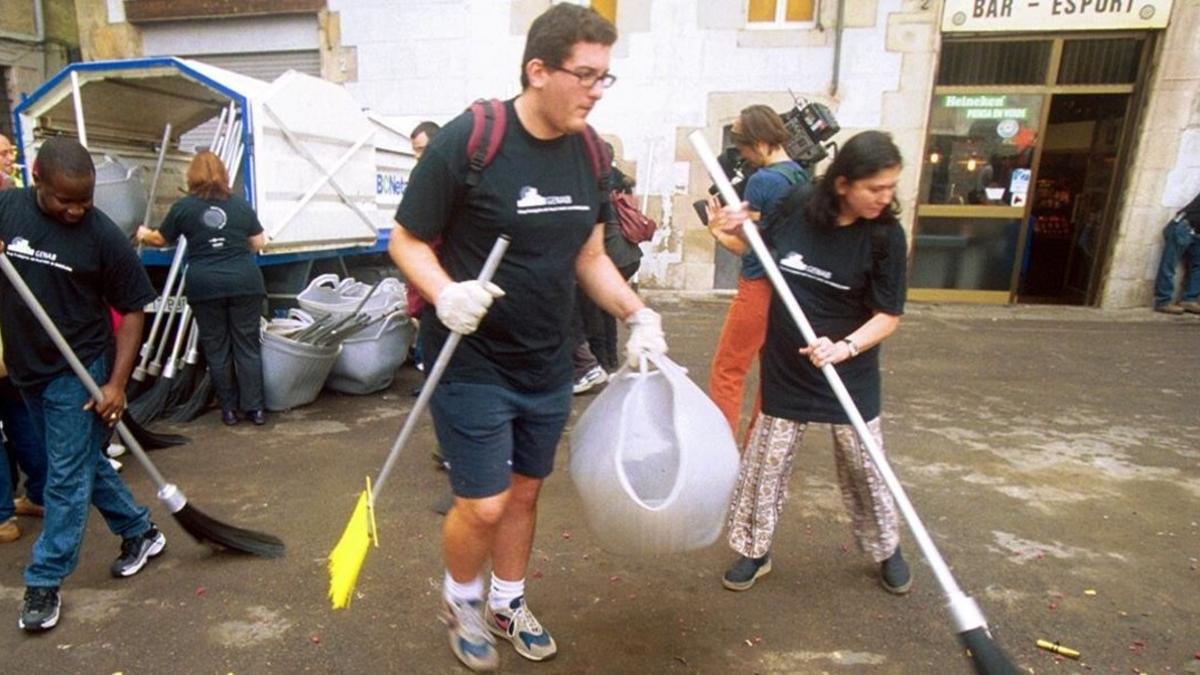 gorbo barriendo