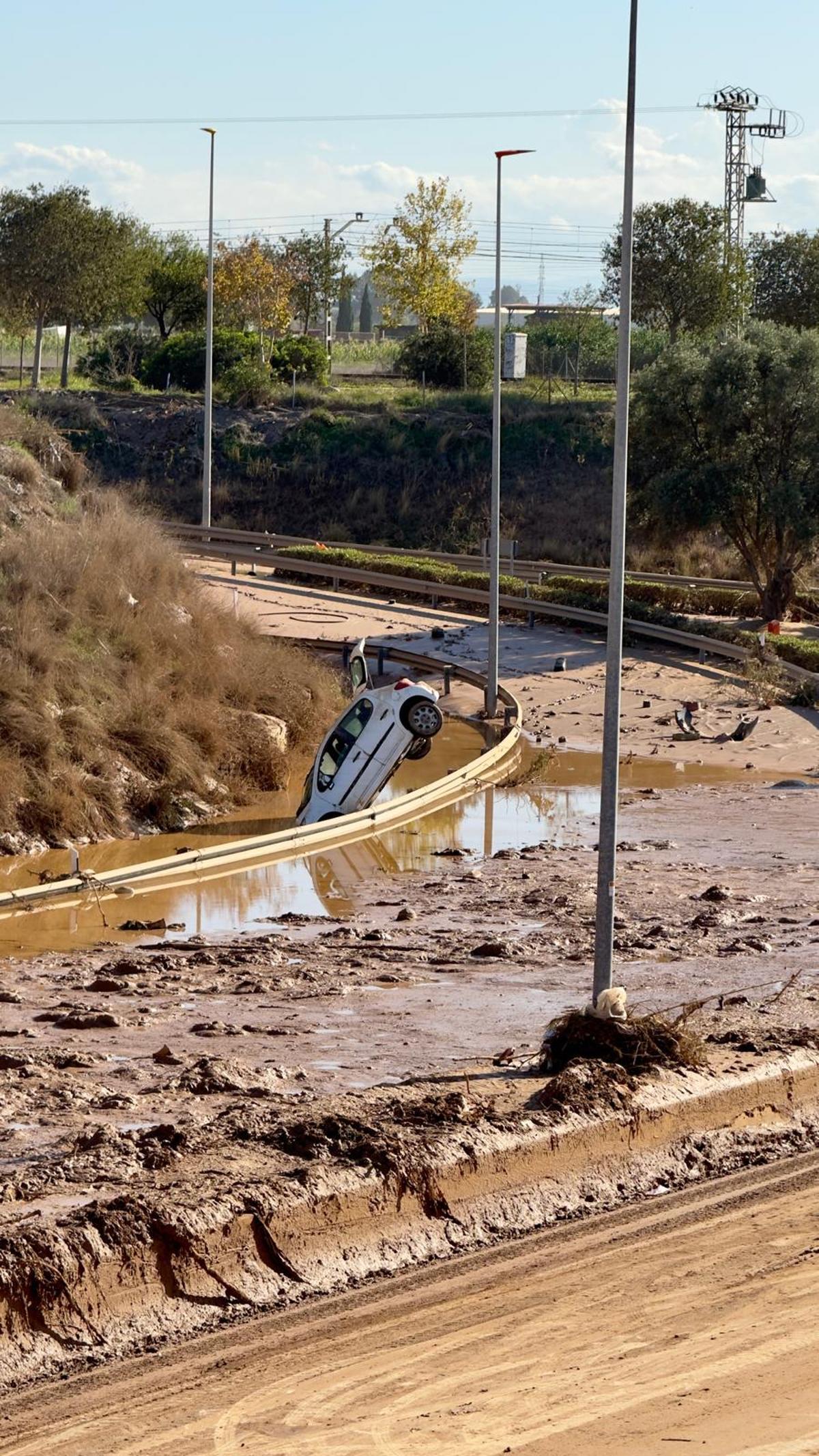 FOTOS | El bombero de Palma Xavier Fernández acude a Valencia para ayudar tras la catástrofe