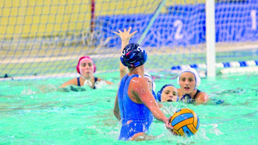 València acoge la Supercopa femenina de waterpolo