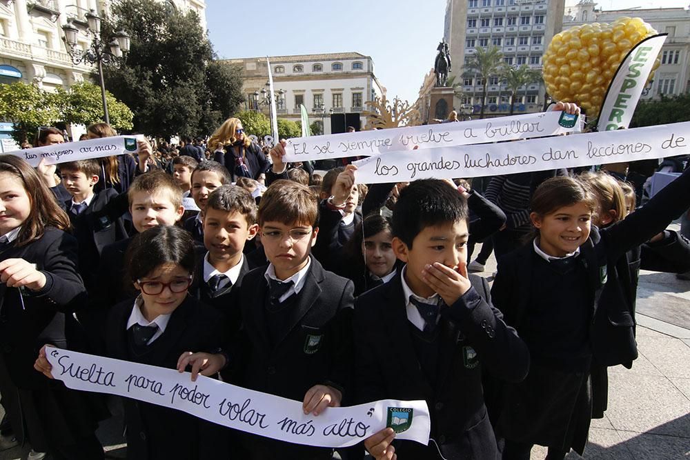 Los escolares hacen una marcha solidaria contra el cáncer