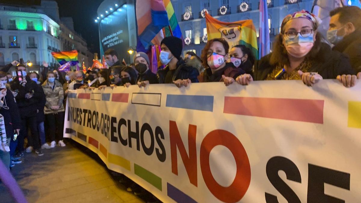 La manifestación por los derechos LGTBI+ en Madrid llena la Puerta del Sol.