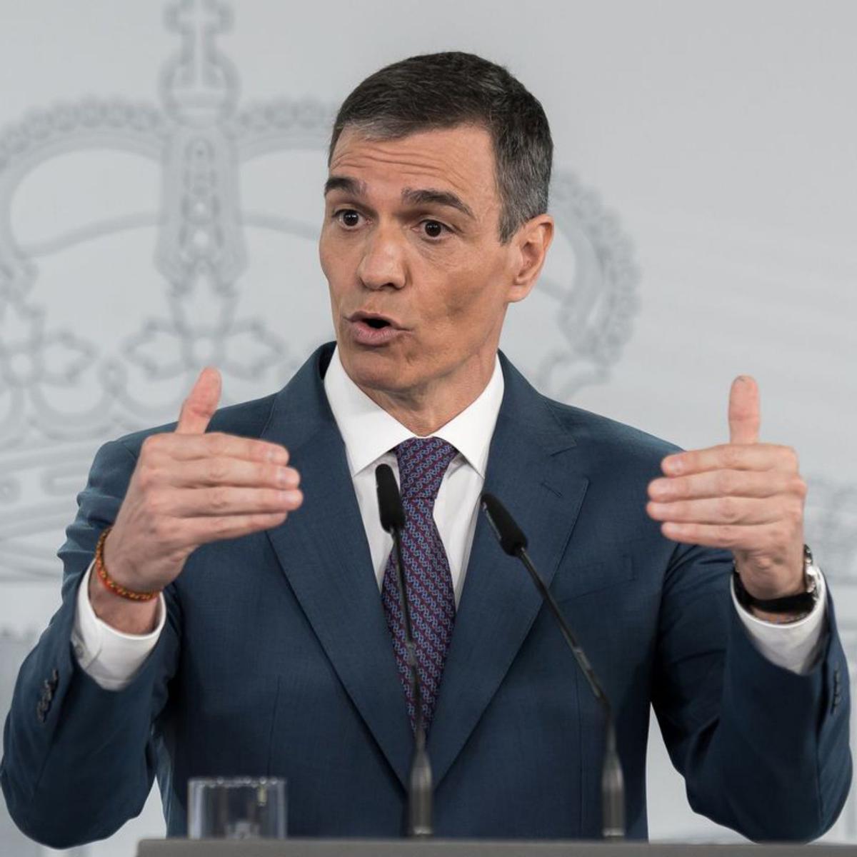 El Govern s’aparta del «xou» i el PP veu el PSOE «en caiguda lliure» El Govern s’aparta del «xou» i el PP veu el PSOE «en caiguda lliure»