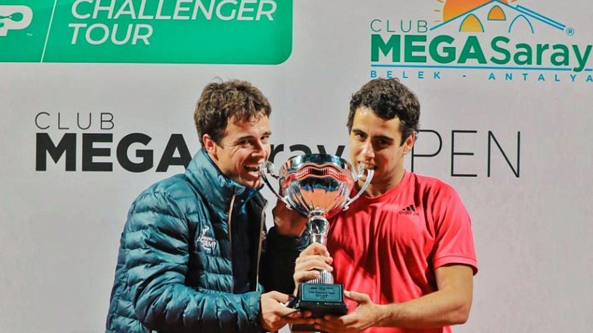 Estrena la temporada conquistando el torneo de Antalya en Turquía