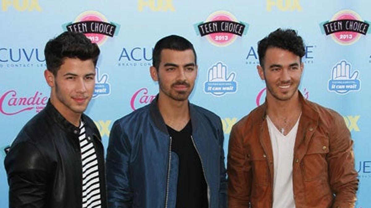 ¿Qué Jonas Brother se quitó antes el anillo de castidad?