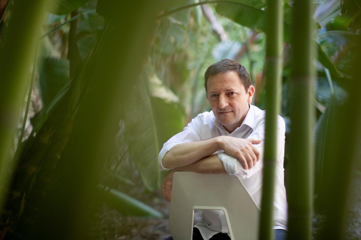 El zaragozano Ignacio Martínez de Pisón en Barcelona, ciudad en la que reside.