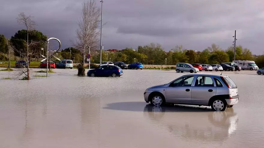 El aparcamiento del C3A, inundado tras las últimas lluvias
