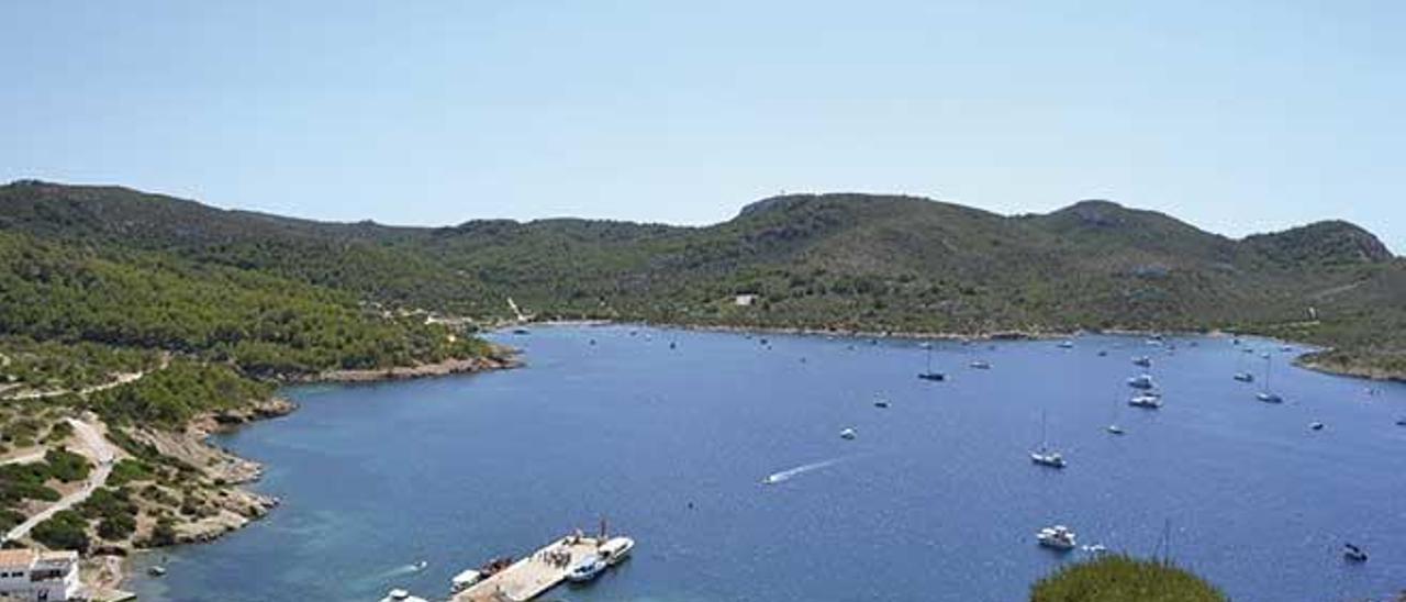 Las visitas de barcos privados a Cabrera no han bajado pese a la pandemia.