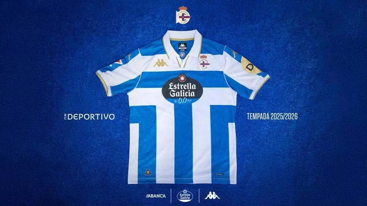 El Deportivo presenta su primera equipación con guiños a Europa y al Súper Dépor