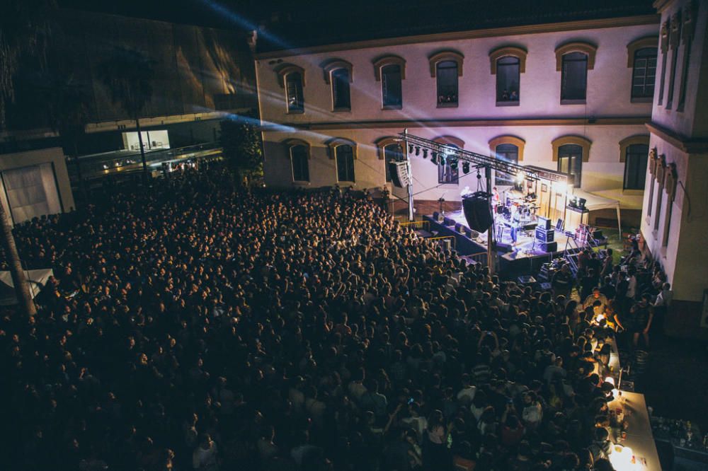 La cita literaria anual de La Térmica acogió a miles de visitantes en torno a las conferencias, conciertos y stands de libreros y librerías de Málaga.