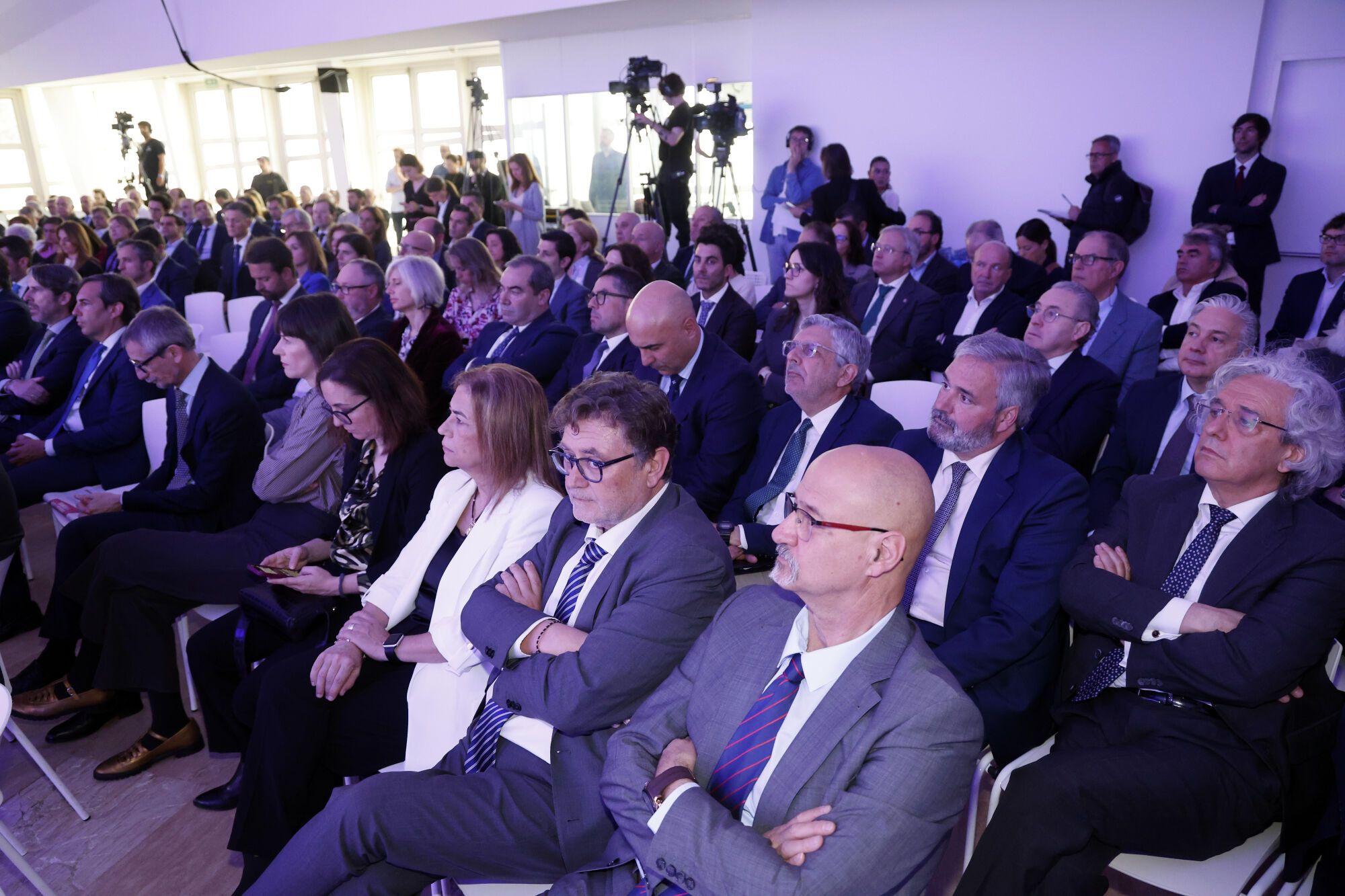 Público asistente al encuentro del Foro Noroeste en Santiago de Compostela. 