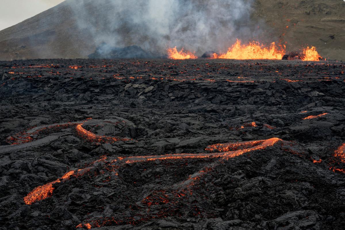 Un nou volcà entra en erupció a Islàndia