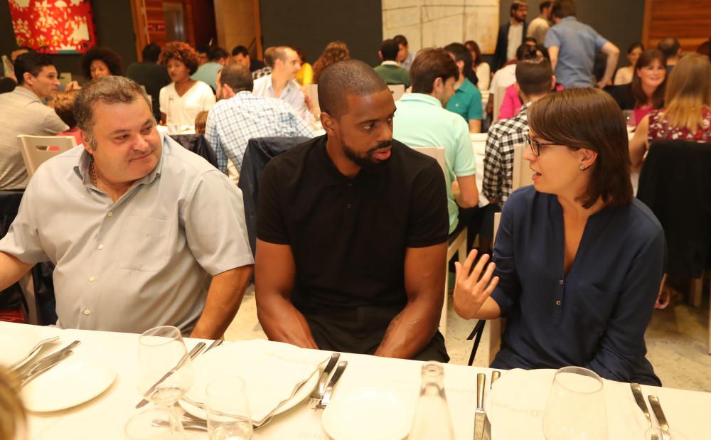 Cena del Valencia Basket con las Peñas