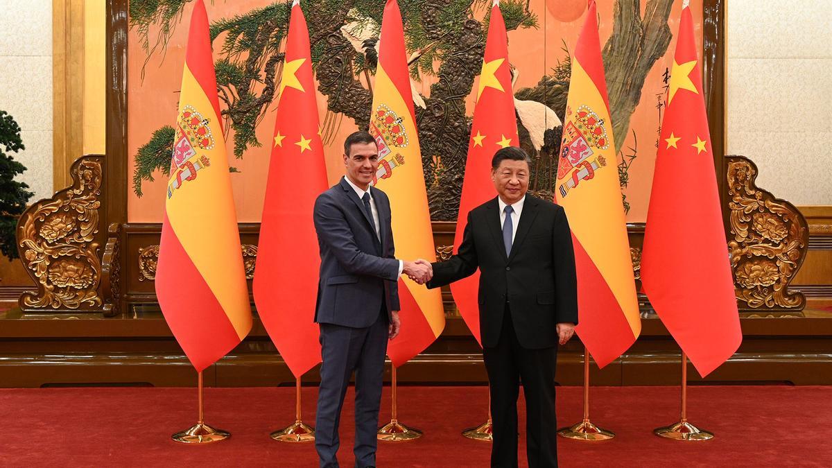 El presidente del Gobierno, Pedro Sánchez, y el presidente de la República Popular China, Xi Jinping, la semana pasada.