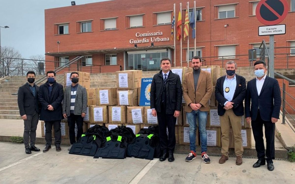 La Guàrdia Urbana de Badalona cedeix 30 armilles antibales per a Ucraïna La Guàrdia Urbana de Badalona cedeix 30 armilles antibales per a Ucraïna
